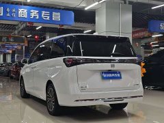 Buick GL8 New Energy Lusang Respect Edition - ფოტო 7