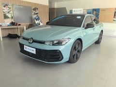 Volkswagen Passat 2025 Pro 380TSI Dragon Premium Edition - ფოტო 1