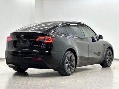Tesla Model Y Standard Range RWD - ფოტო 6