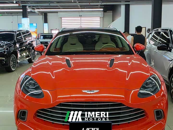 Aston Martin DBX 4.0T V8