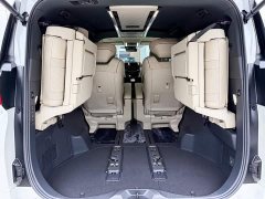 Toyota Alphard Hybrid 2.5L Premium Edition - ფოტო 16