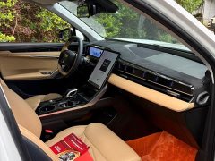Geely Boyue L 1.5TD DCT Luxury - ფოტო 9