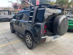 Land Rover Defender 110 P400 Dark Edition - ფოტო 10