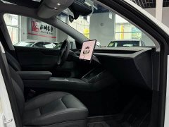 Tesla Model Y Rear-Wheel Drive - ფოტო 10