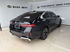 BMW 5 Series 530Li Luxury M Sport Package - ფოტო 4