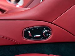 Aston Martin DB11 2020 4.0T V8 Coupe - ფოტო 17