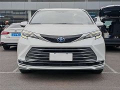 Toyota Sienna 2021 2.5L Hybrid Premium Edition - ფოტო 2