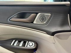 Denza D9 2022 DM-i 970 AWD Flagship - ფოტო 13