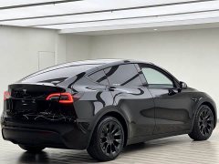 Tesla Model Y Standard Range RWD - ფოტო 15