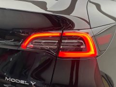 Tesla Model Y Standard Range RWD - ფოტო 19
