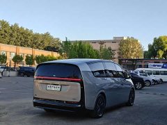 Li Auto Li Xiang MEGA Ultra - ფოტო 9