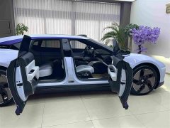 HiPhi Z Five-Seater - ფოტო 11