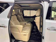 Toyota Alphard 2021 Hybrid 2.5L Luxury - ფოტო 12