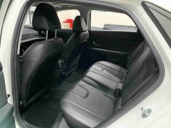 Hyundai Elantra 1.5L CVT Luxury - ფოტო 10