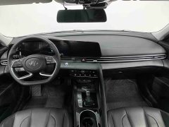 Hyundai Elantra 1.5L CVT Luxury - ფოტო 8