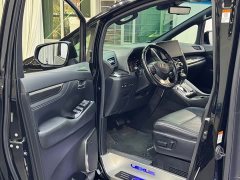 Lexus LM 2020 300h Four-Seat Royal Edition - ფოტო 4