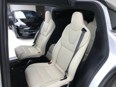 Tesla Model X Tri-Motor All-Wheel Drive Plaid - ფოტო 11