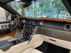 Rolls-Royce Cullinan 2021 Black Badge Neon Nights - ფოტო 11
