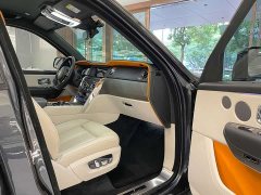 Rolls-Royce Cullinan 2021 Black Badge Neon Nights - ფოტო 15