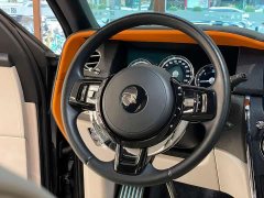 Rolls-Royce Cullinan 2021 Black Badge Neon Nights - ფოტო 16