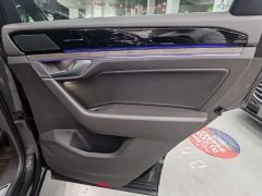 Volkswagen Touareg 3.0TSI Ruixiang Classic Sport Package - ფოტო 19