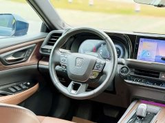 Toyota Crown (Imported) 2.5L Premier Edition - ფოტო 12
