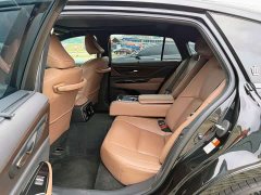 Toyota Crown (Imported) 2.5L Premier Edition - ფოტო 14