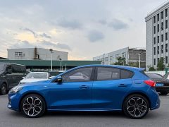 Ford Focus Hatchback EcoBoost 180 Automatic ST Line - ფოტო 13