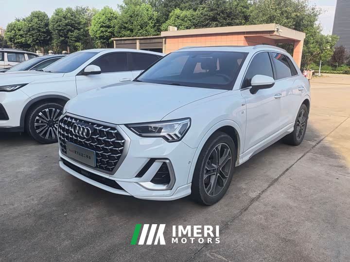 Audi Q3 40 TFSI Sporty Fashion Edition