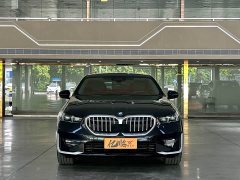 BMW 5 Series 530Li Luxury M Sport Package - ფოტო 2