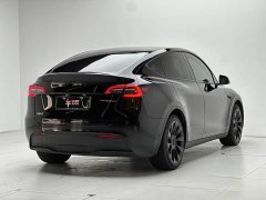Tesla Model Y Rear-Wheel Drive - ფოტო 4