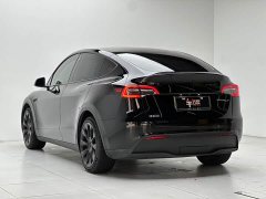 Tesla Model Y Rear-Wheel Drive - ფოტო 6