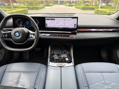 BMW i5 eDrive 35L M Sport Package - ფოტო 8