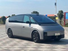 Li Auto MEGA Home Family Edition - ფოტო 3
