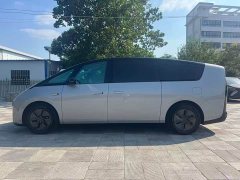 Li Auto MEGA Home Family Edition - ფოტო 9