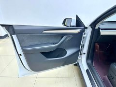 Tesla Model Y Rear-Wheel Drive - ფოტო 16