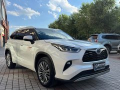 Toyota Highlander 2.5L Intelligent Hybrid AWD Premium 7-Seater - ფოტო 3