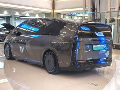 Li Auto MEGA Home Family Edition - ფოტო 6
