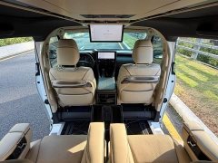 Toyota Alphard Hybrid 2.5L Premium Edition - ფოტო 9
