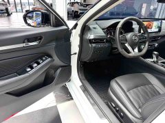 Nissan Teana 2.0L XL-Upr Comfort Edition - photo 4