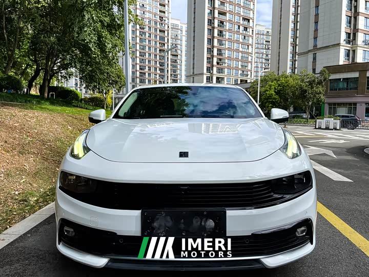 Lynk & Co 03 1.5T DCT Jìn Champion Edition