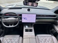 NIO ES8 Six-Seat Executive Signature Edition - ფოტო 18