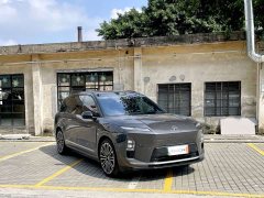 NIO ES8 Six-Seat Executive Signature Edition - ფოტო 3