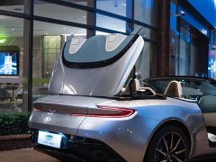 Aston Martin DB11 4.0T V8 Volante - ფოტო 10