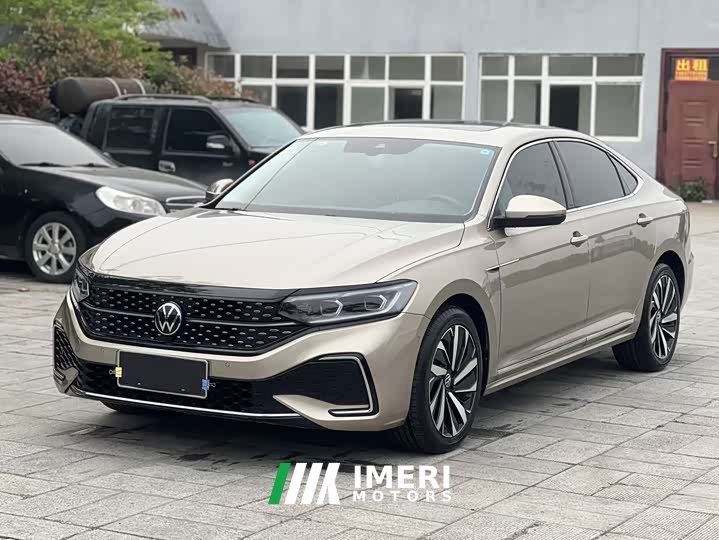 Volkswagen Passat 330TSI Starry Sky Luxury Edition
