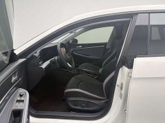 Volkswagen Lingdu L 280TSI DSG Dazzling Red Edition - ფოტო 12