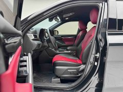 Toyota Crown Land Cruiser Crown Venza 2.5L HEV FWD Base - ფოტო 10