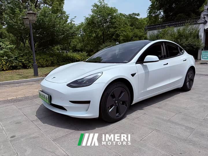 Tesla Model 3 Rear-Wheel Drive