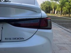 Lexus ES 2021 300h Excellence - ფოტო 10