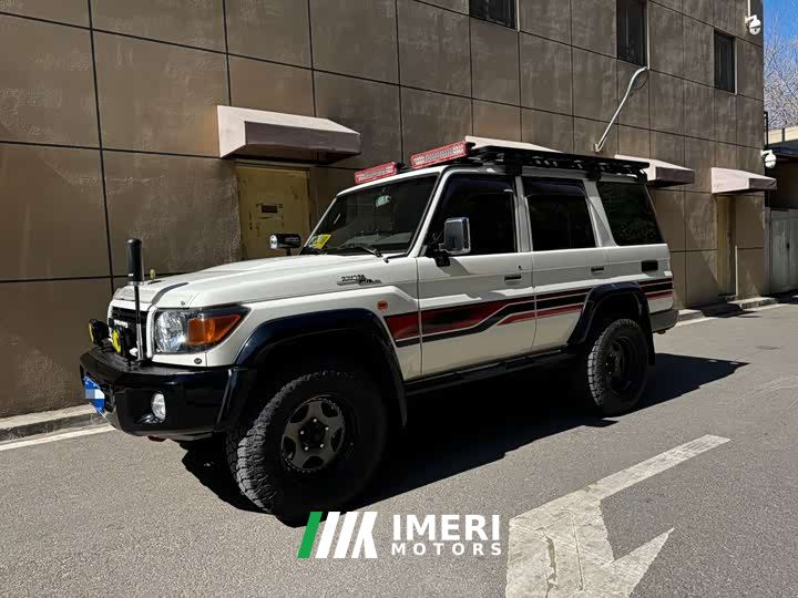 Toyota Land Cruiser (Imported) LC76 4.0L Manual